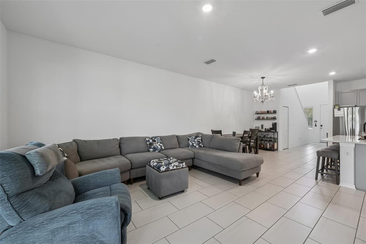 5518 LOS ROBLES COURT — photo 3 of 36