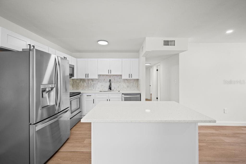 2204 SHELBY DRIVE — photo 9 of 25