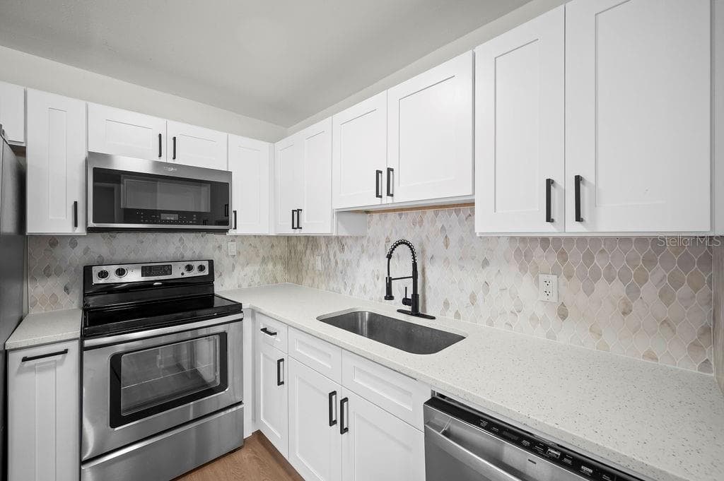 2204 SHELBY DRIVE — photo 8 of 25