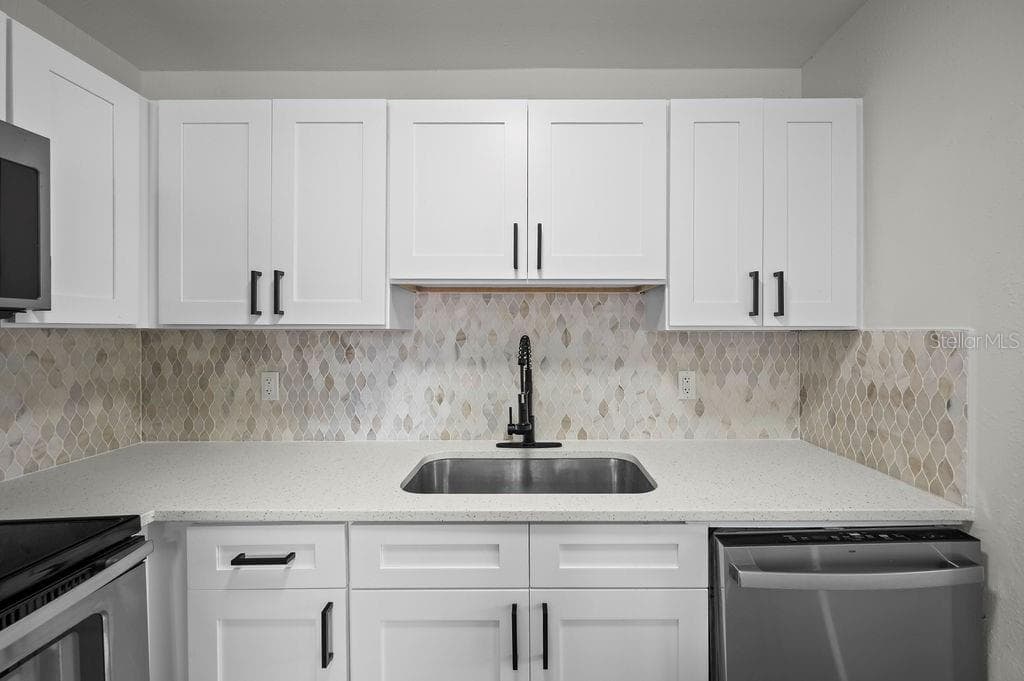 2204 SHELBY DRIVE — photo 11 of 25