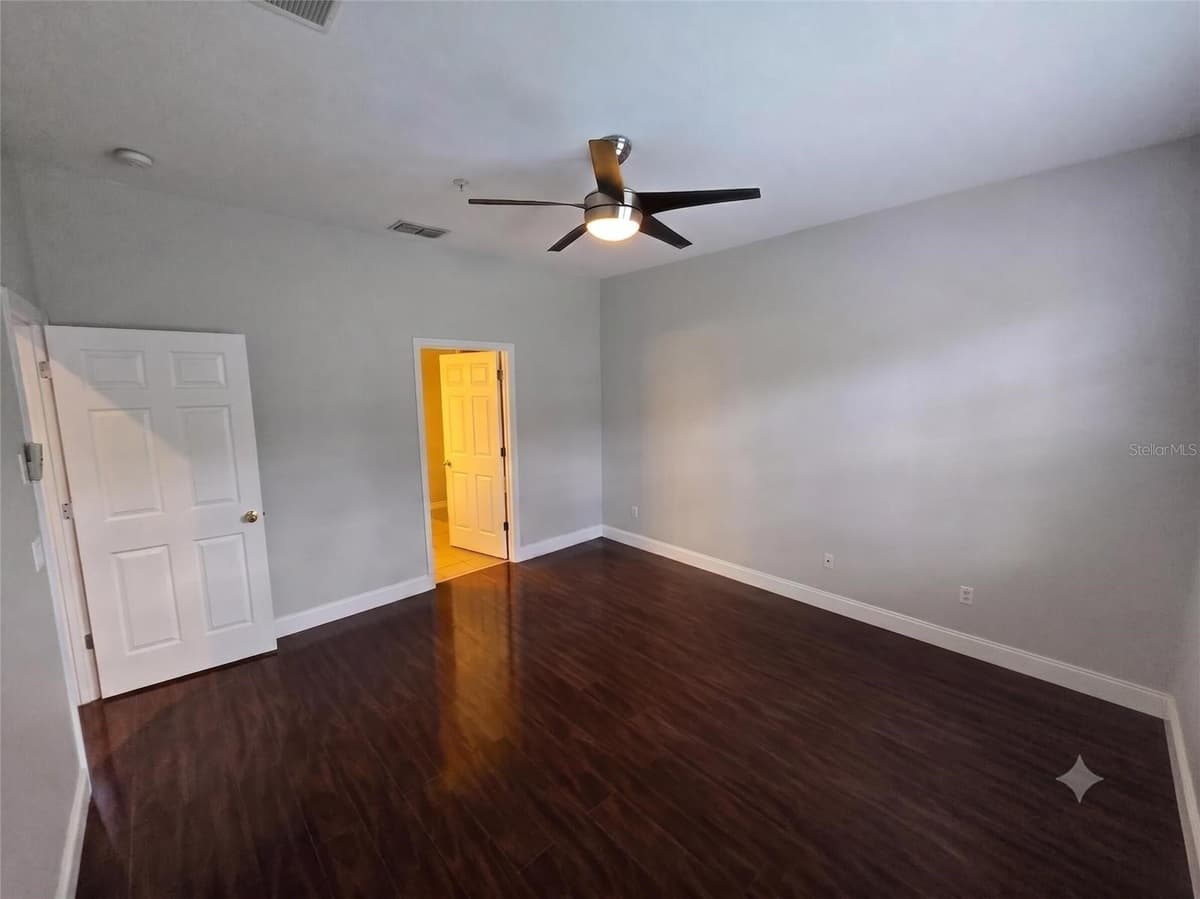 10158 RIDGEBLOOM AVENUE — photo 4 of 14