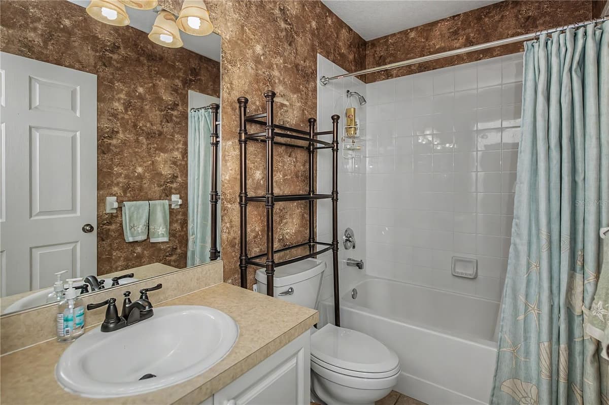 19355 WATER OAK DRIVE — photo 44 of 92