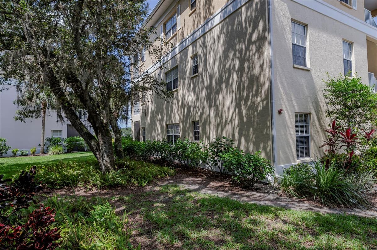 19355 WATER OAK DRIVE — photo 52 of 92