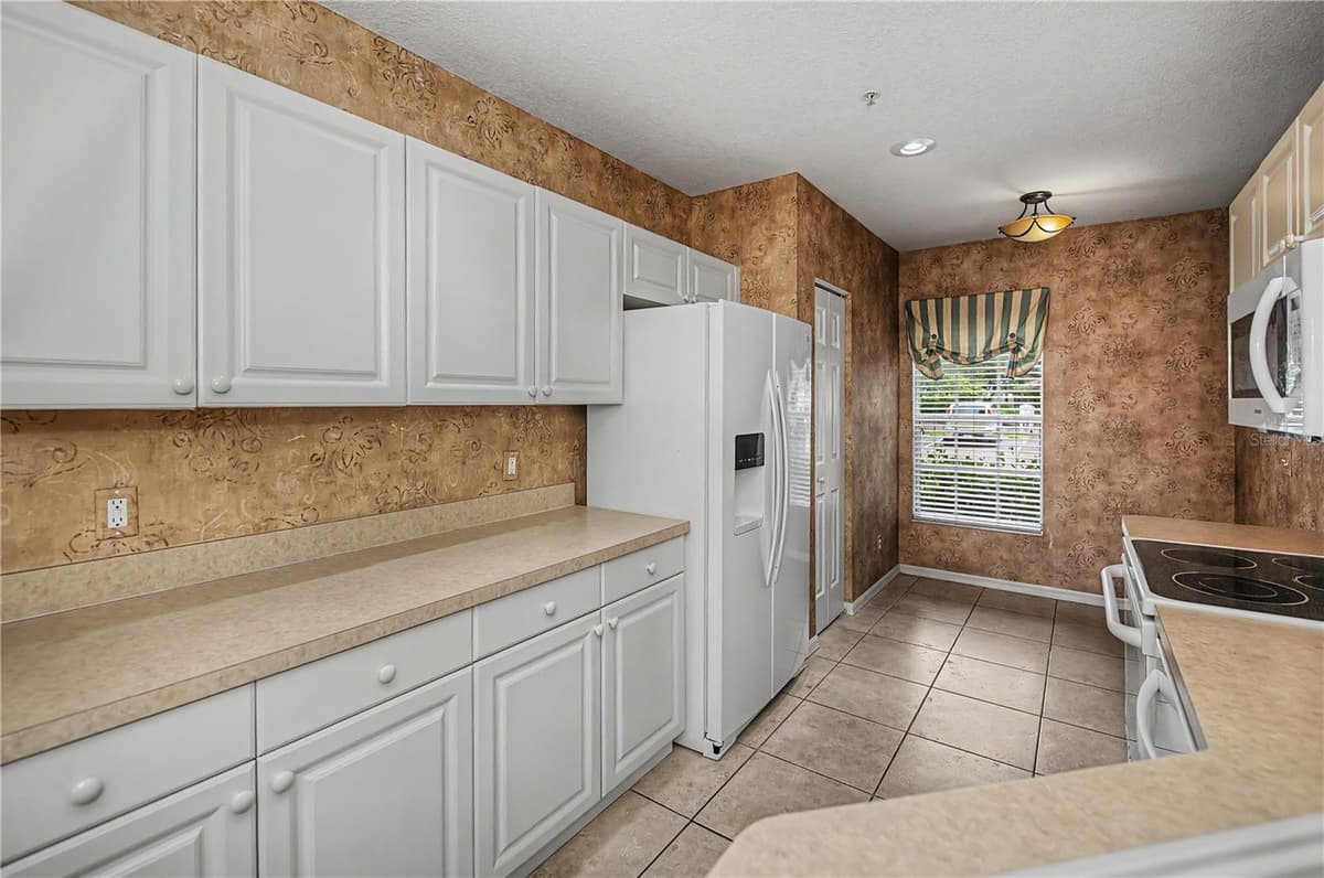 19355 WATER OAK DRIVE — photo 30 of 92