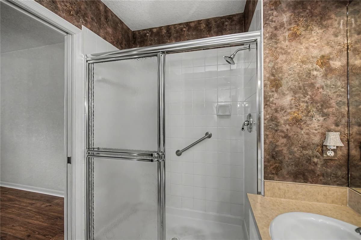 19355 WATER OAK DRIVE — photo 41 of 92