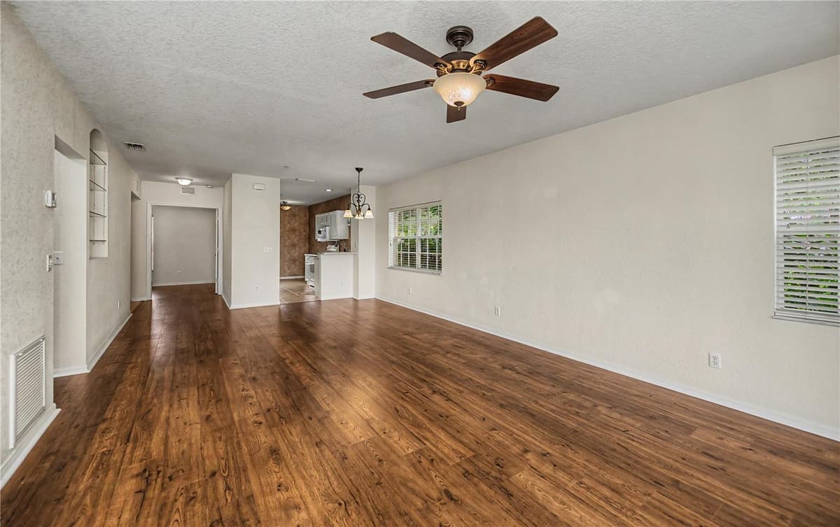 19355 WATER OAK DRIVE — photo 17 of 92
