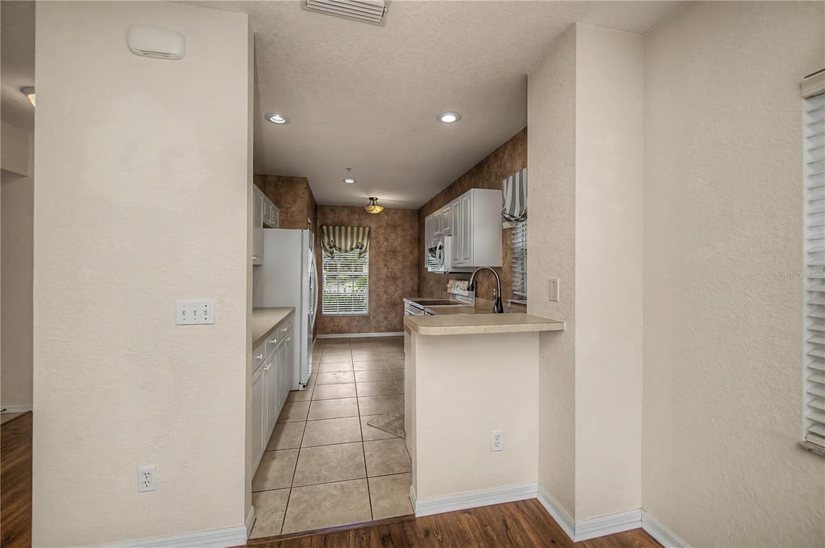 19355 WATER OAK DRIVE — photo 27 of 92