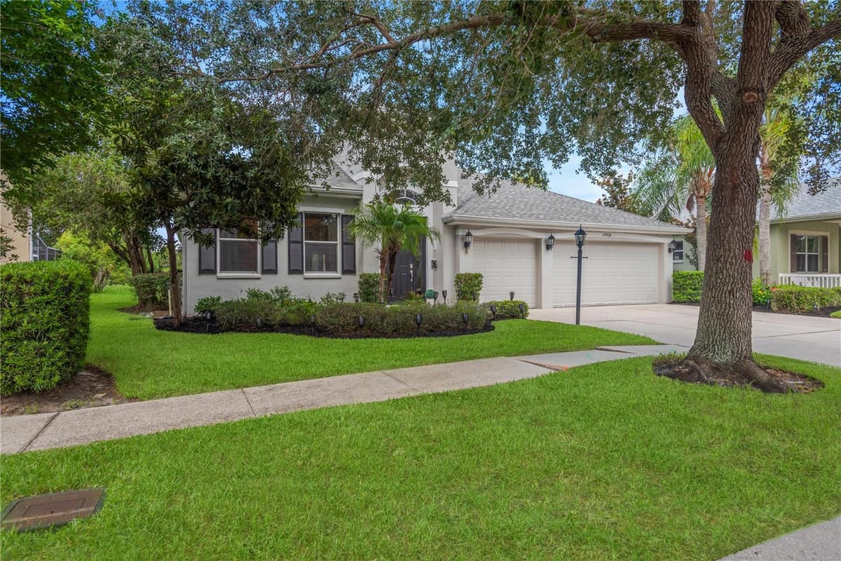 19908 BLUFF OAK BOULEVARD — photo 32 of 44
