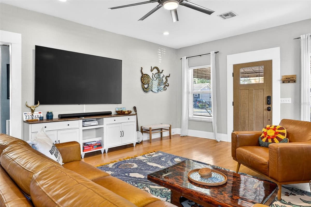 2705 POPLAR AVENUE — photo 11 of 54