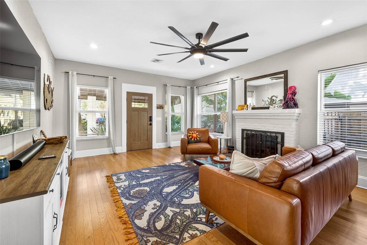 2705 POPLAR AVENUE — photo 10 of 54