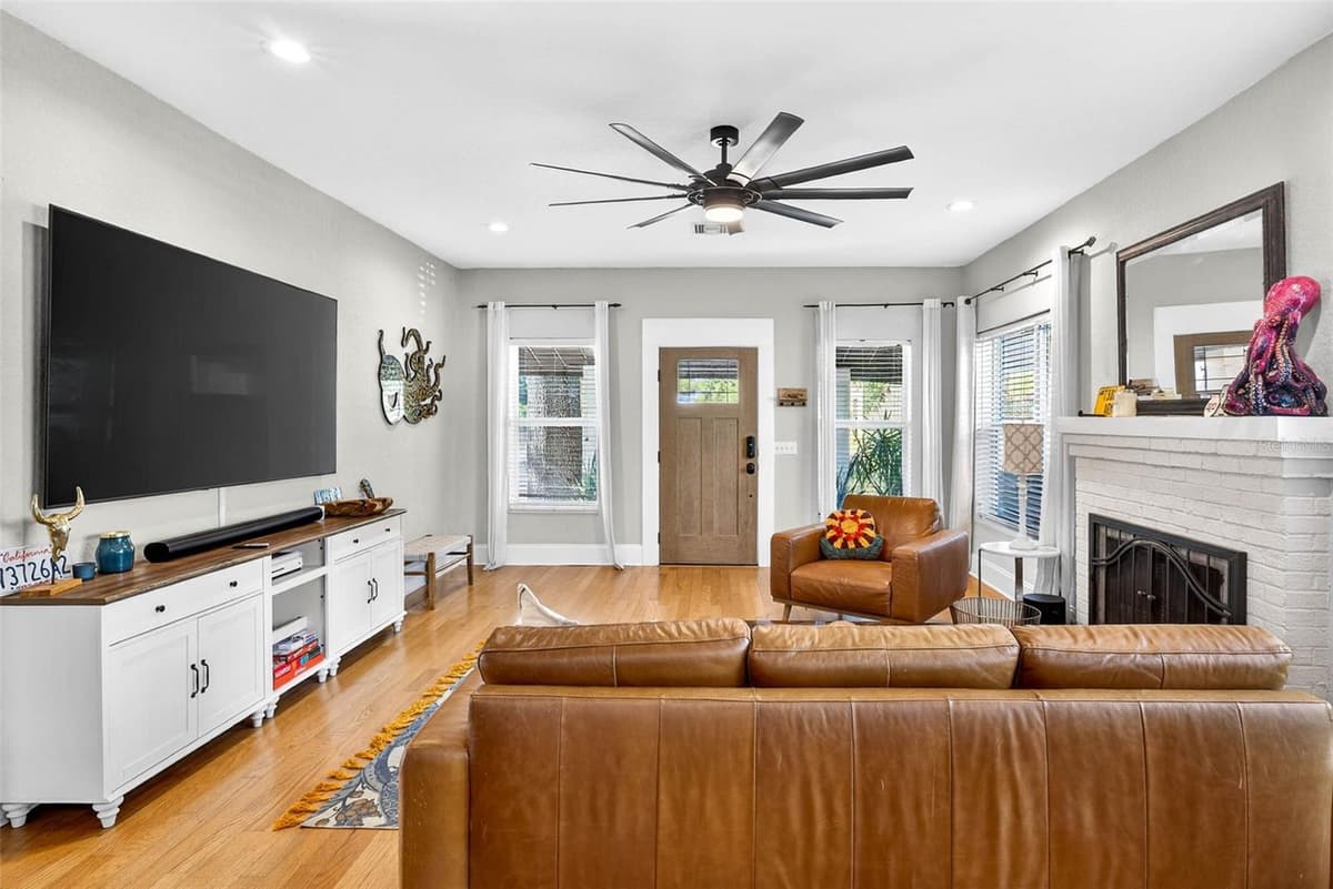 2705 POPLAR AVENUE — photo 12 of 54