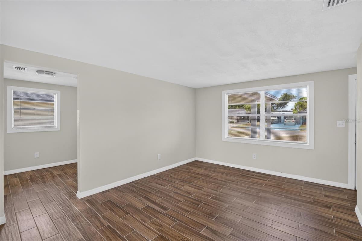 4706 87TH STREET — photo 6 of 23
