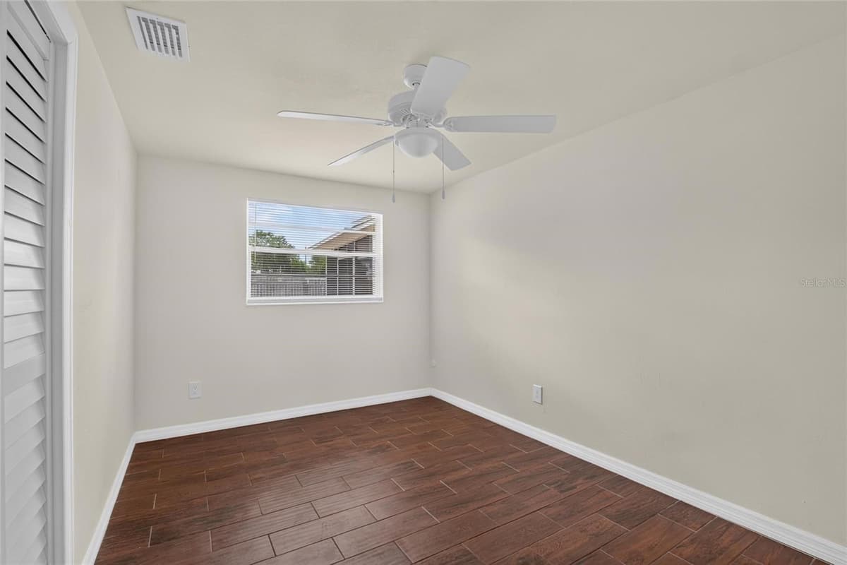 4706 87TH STREET — photo 9 of 23
