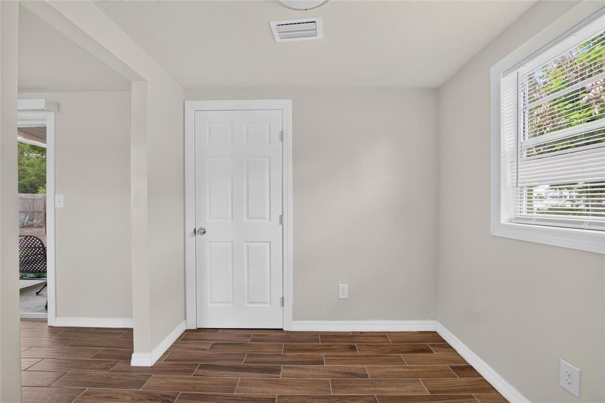4706 87TH STREET — photo 15 of 23
