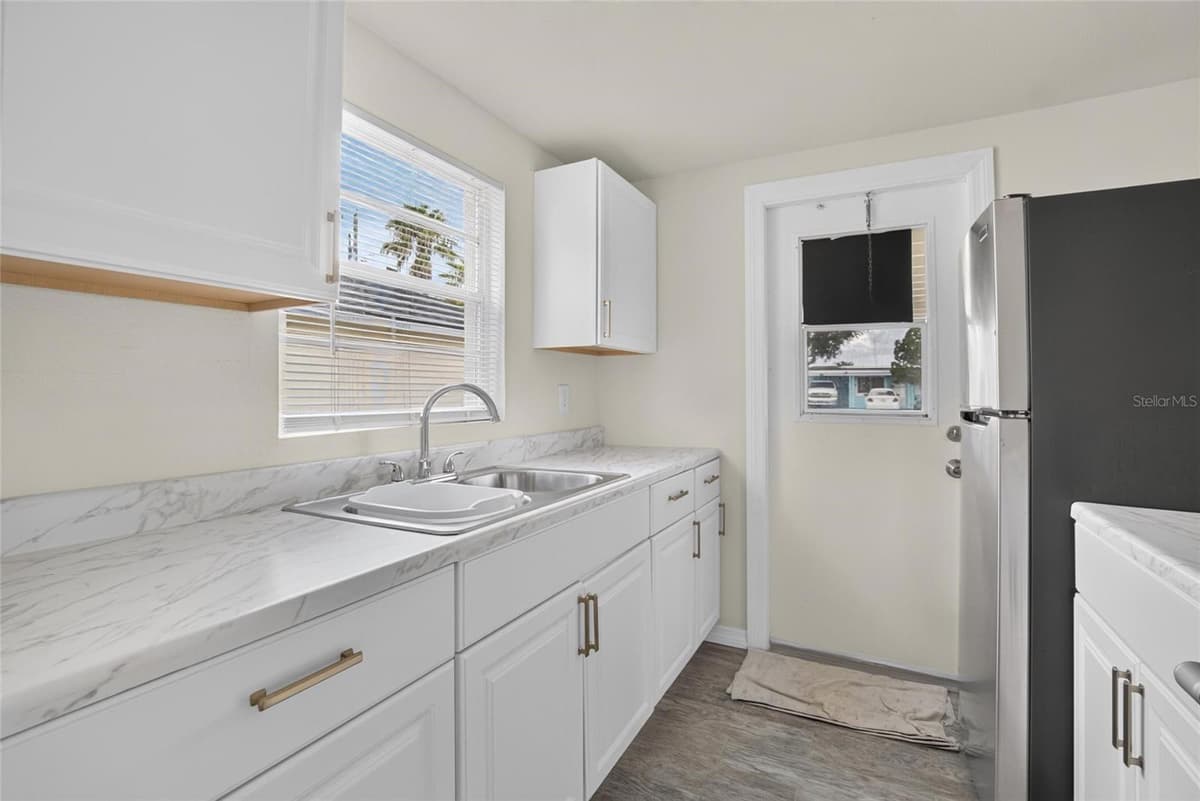 4706 87TH STREET — photo 14 of 23