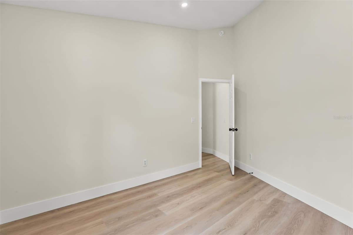 638 TALL OAKS TERRACE — photo 34 of 44