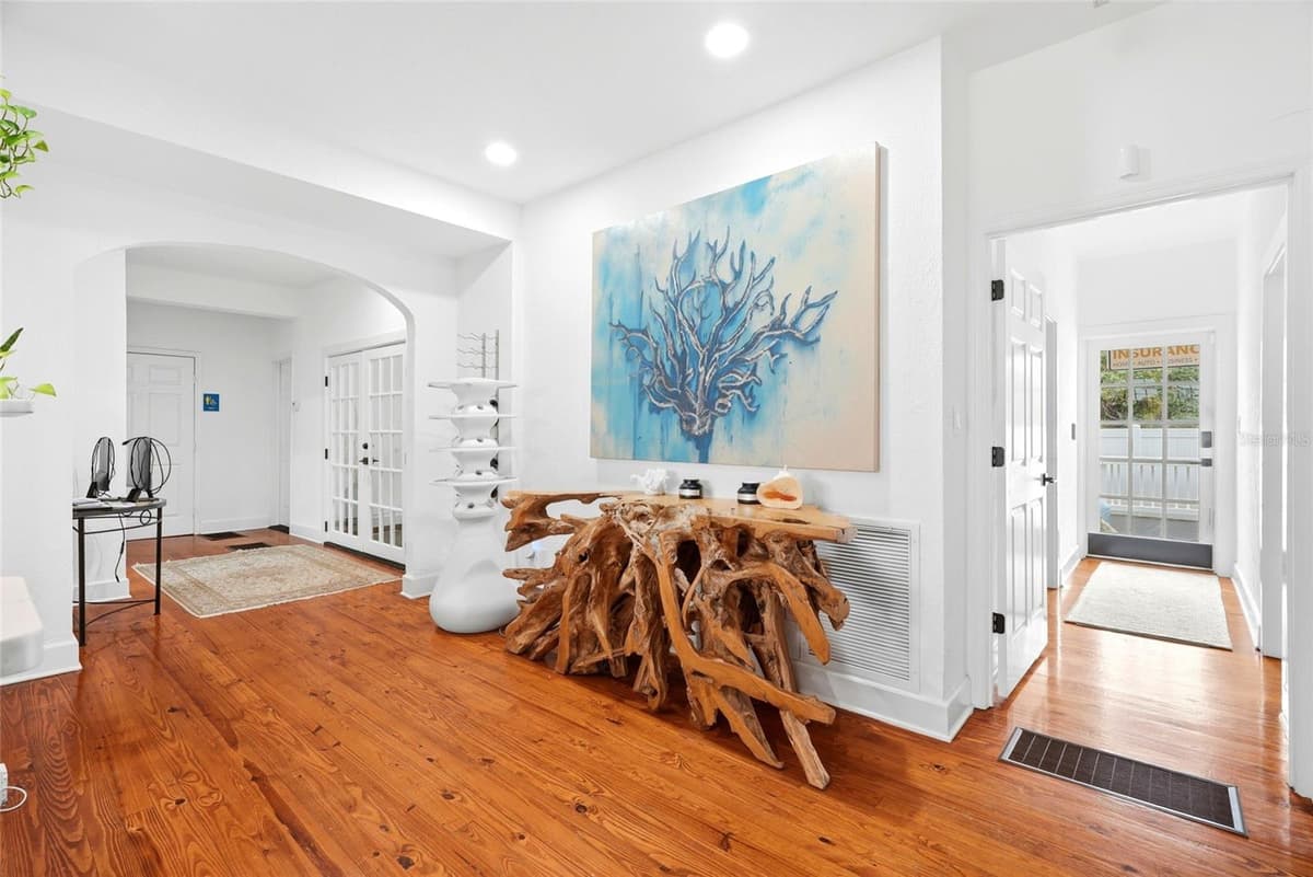 7024 CENTRAL AVENUE — photo 13 of 41