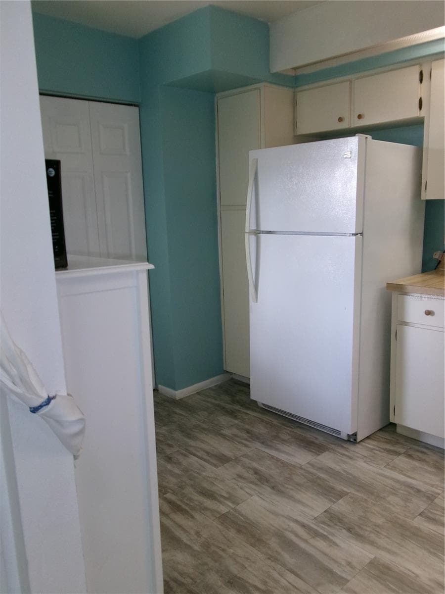 4324 MIDDLEBROOK ROAD — photo 5 of 40