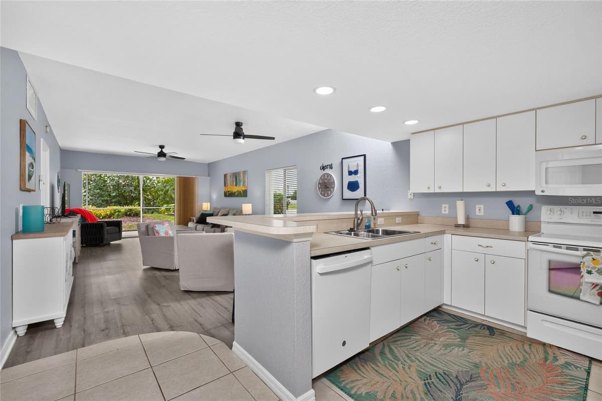 9500 FIDDLERS GREEN CIRCLE — photo 11 of 57
