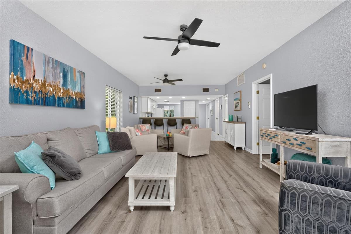 9500 FIDDLERS GREEN CIRCLE — photo 16 of 57