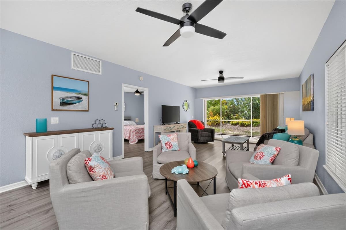 9500 FIDDLERS GREEN CIRCLE — photo 9 of 57