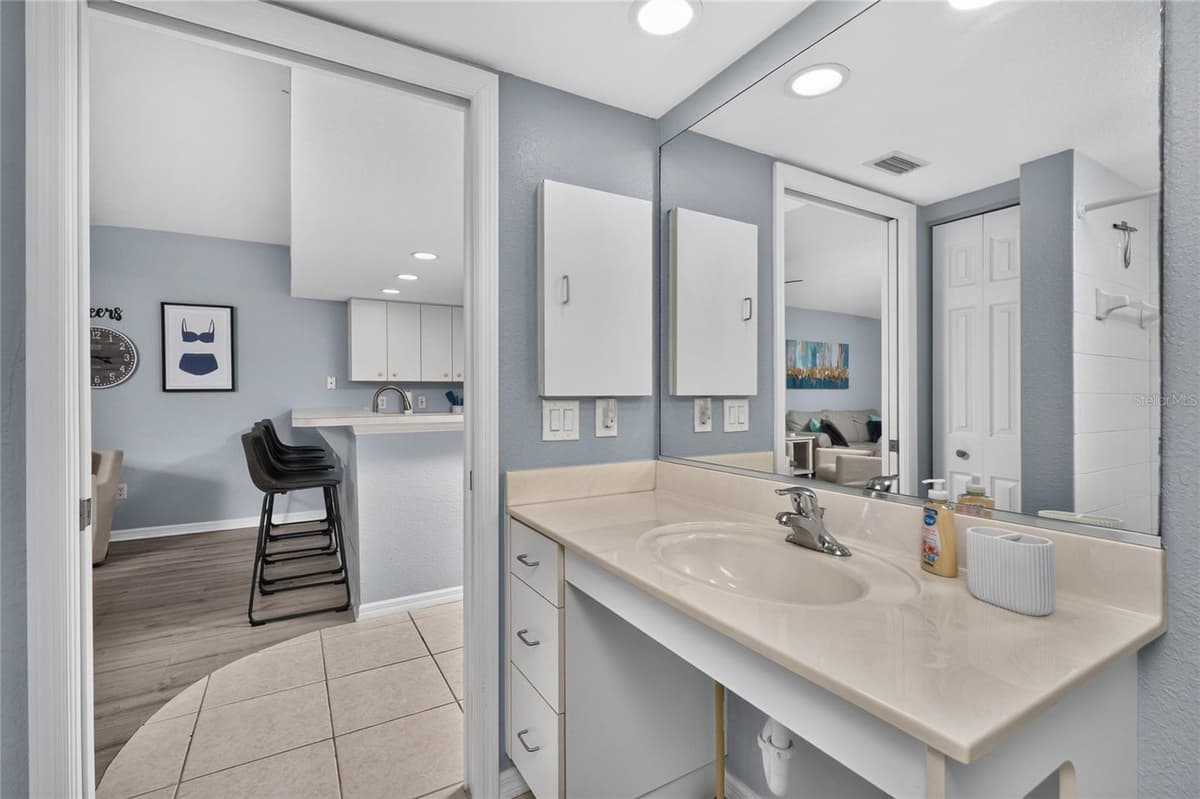 9500 FIDDLERS GREEN CIRCLE — photo 23 of 57