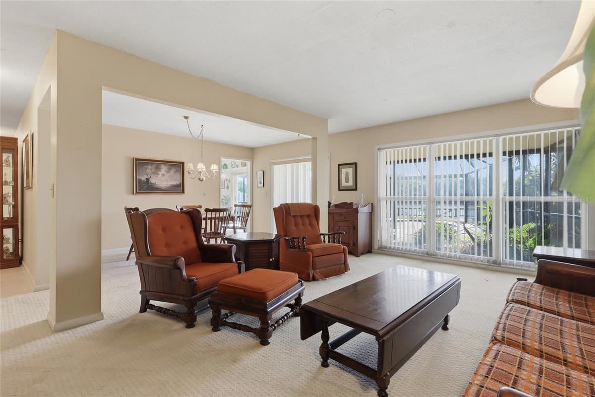 6811 TWELVE OAKS BOULEVARD — photo 10 of 26