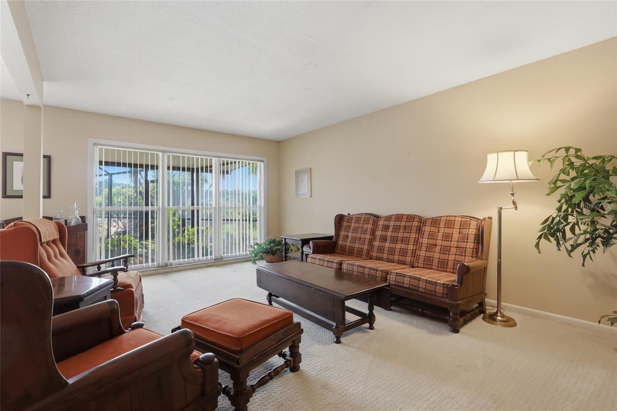 6811 TWELVE OAKS BOULEVARD — photo 9 of 26