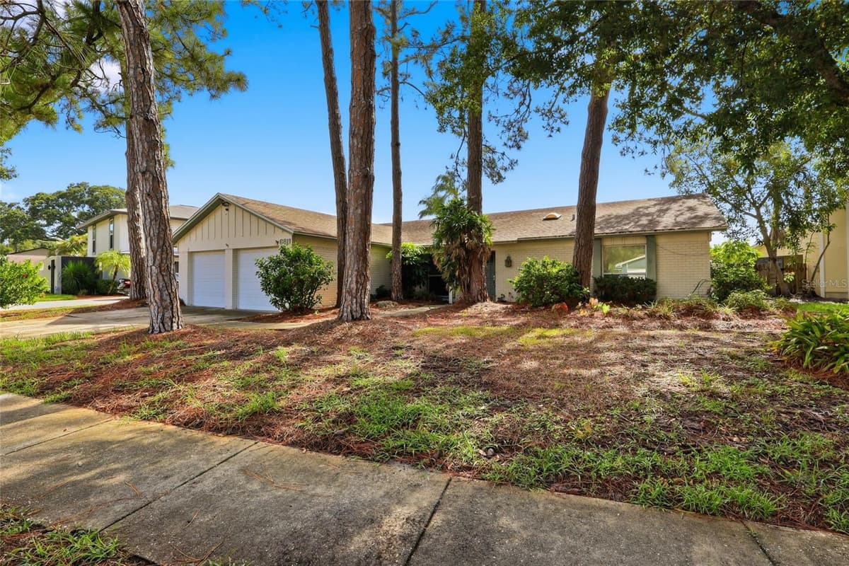 6811 TWELVE OAKS BOULEVARD — photo 1 of 26