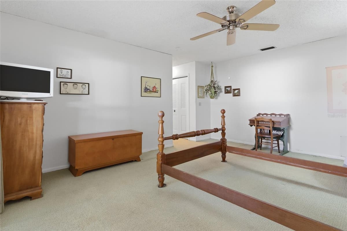6811 TWELVE OAKS BOULEVARD — photo 21 of 26