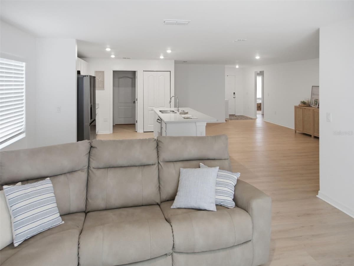 3276 CAMILO DRIVE — photo 8 of 46