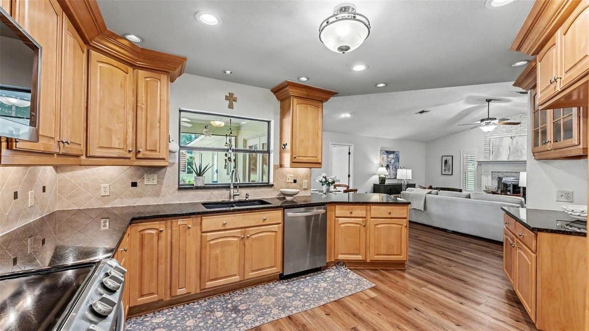 4765 HIGHLANDS PLACE CIRCLE — photo 5 of 57
