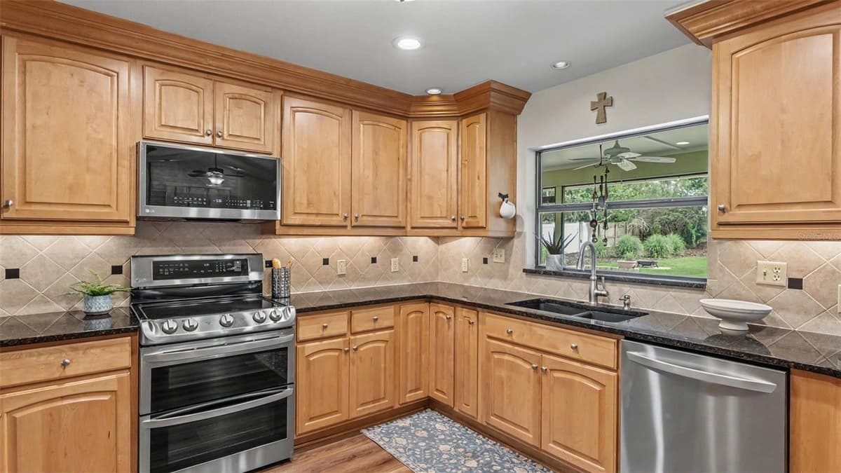 4765 HIGHLANDS PLACE CIRCLE — photo 7 of 57