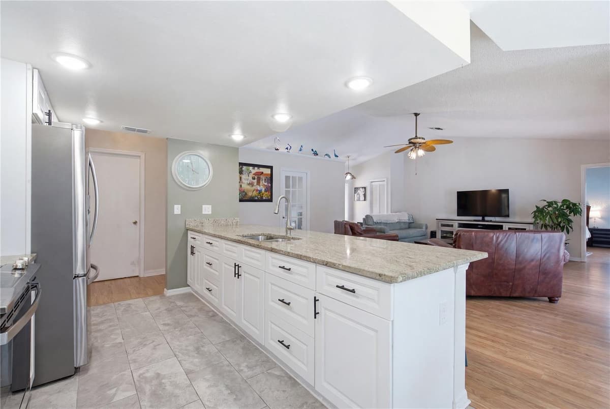 13220 LINDEN DRIVE — photo 10 of 43