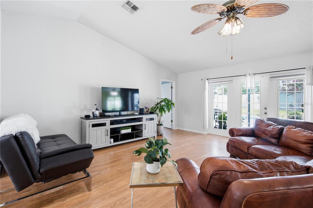 13220 LINDEN DRIVE — photo 6 of 43