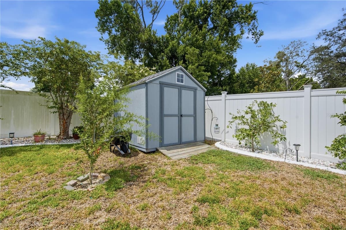 13220 LINDEN DRIVE — photo 35 of 43