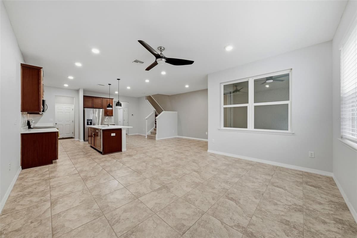 18924 ULMUS STREET — photo 14 of 55