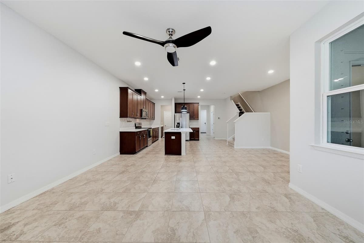 18924 ULMUS STREET — photo 15 of 55