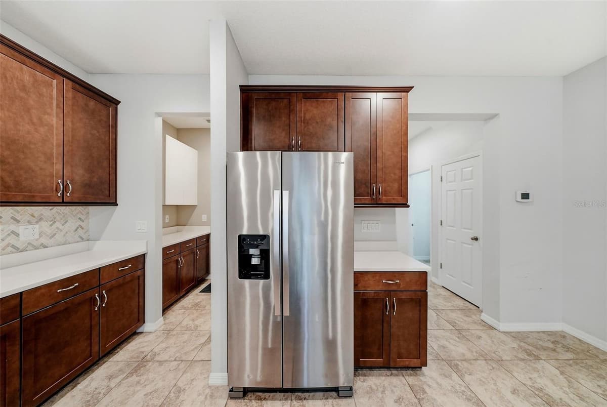 18924 ULMUS STREET — photo 11 of 55