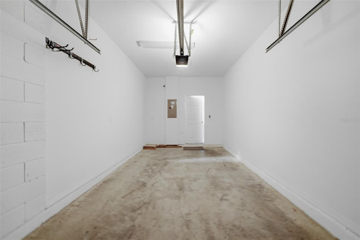 18924 ULMUS STREET — photo 36 of 55