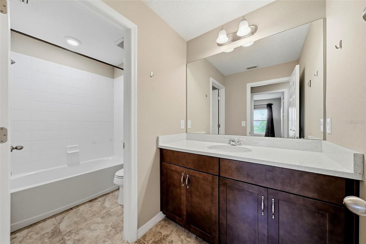 18924 ULMUS STREET — photo 30 of 55