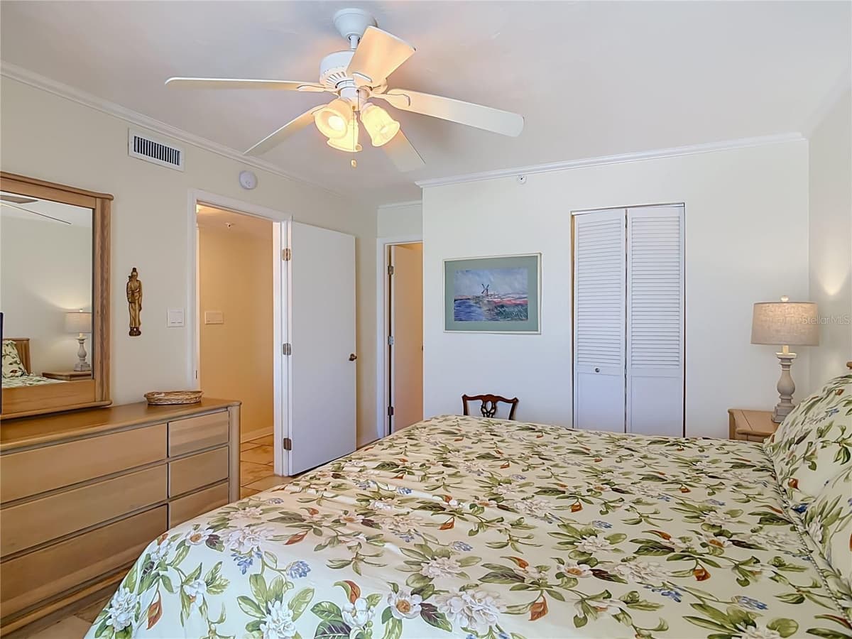 5207 ATLANTIC AVENUE — photo 31 of 60