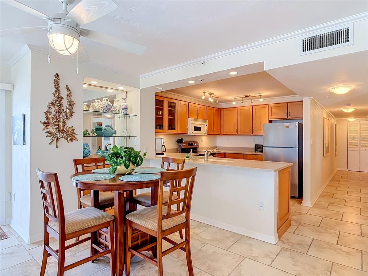 5207 ATLANTIC AVENUE — photo 18 of 60
