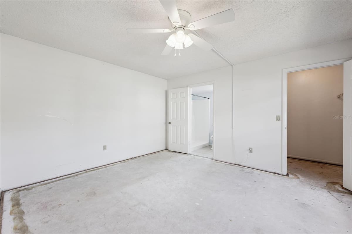 93 WINDTREE LANE — photo 15 of 31