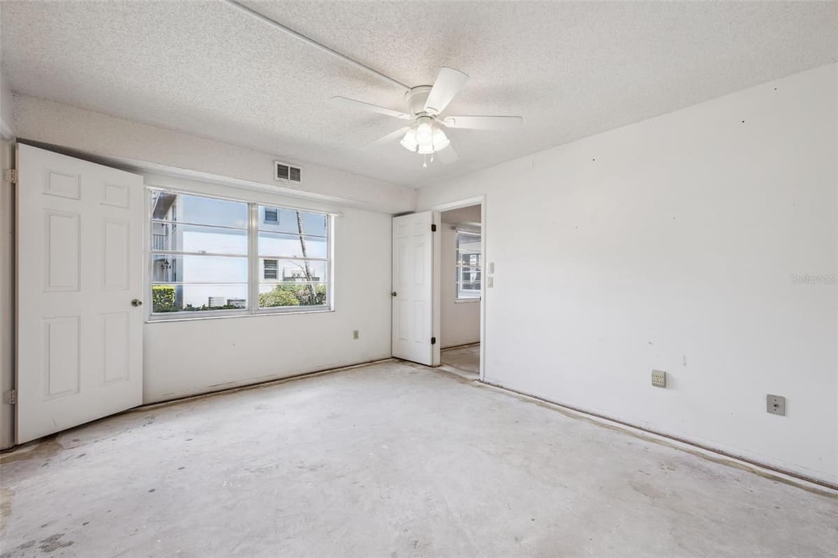 93 WINDTREE LANE — photo 13 of 31