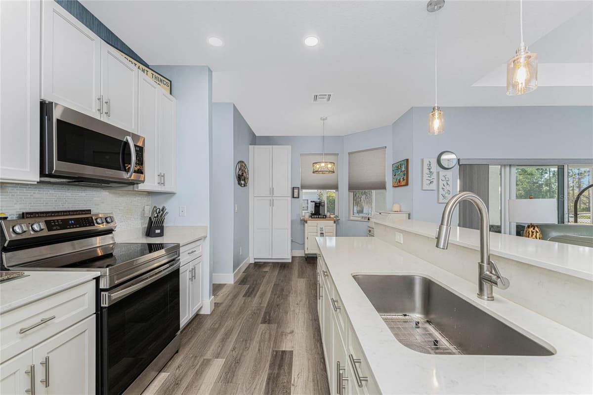 23387 CEDARTON AVENUE — photo 13 of 77