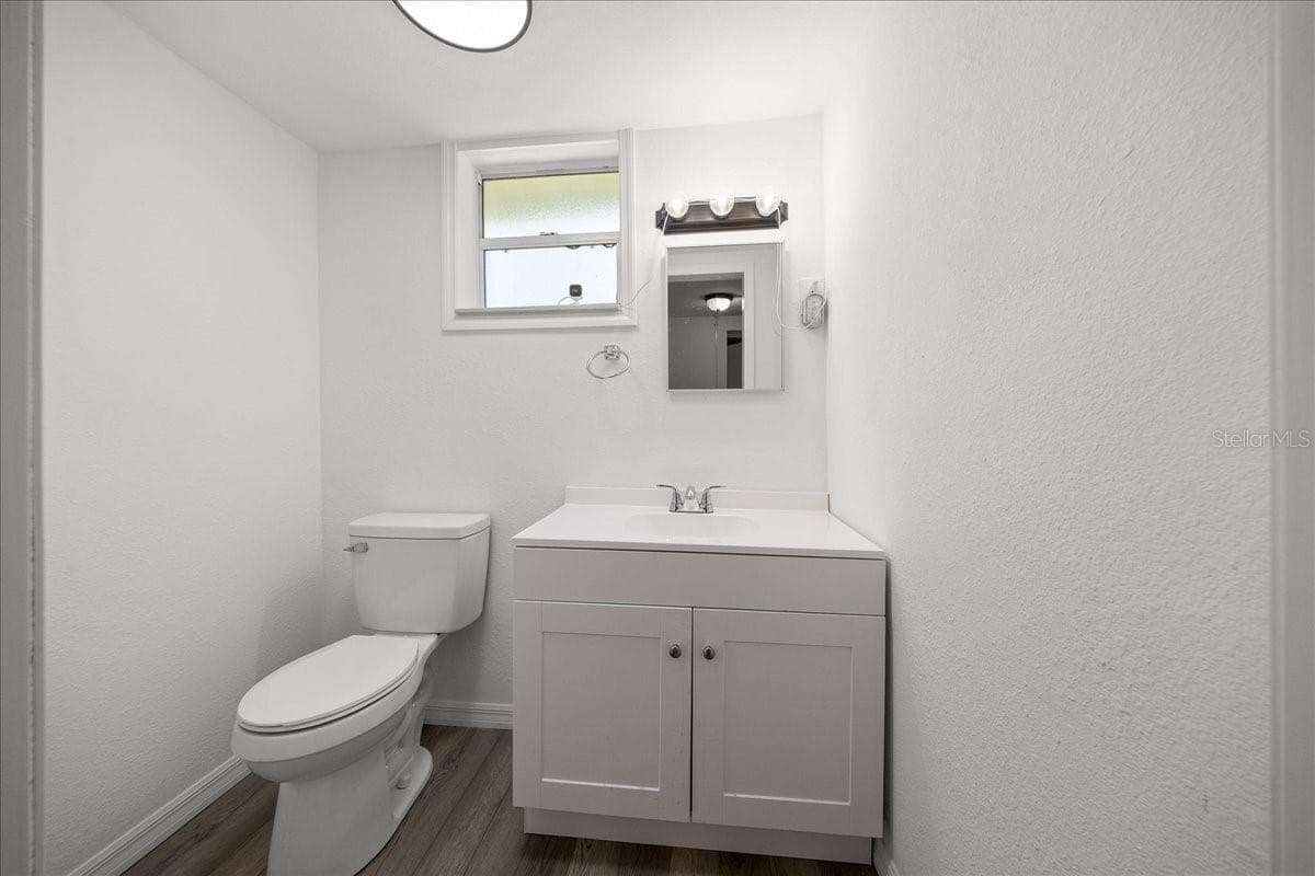 30 LINCOLN AVENUE — photo 20 of 29