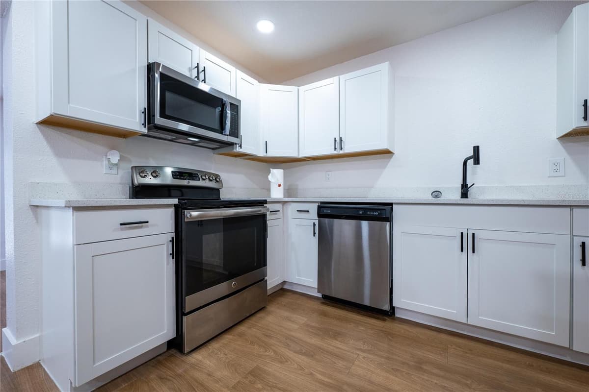 5248 KING STREET — photo 28 of 43