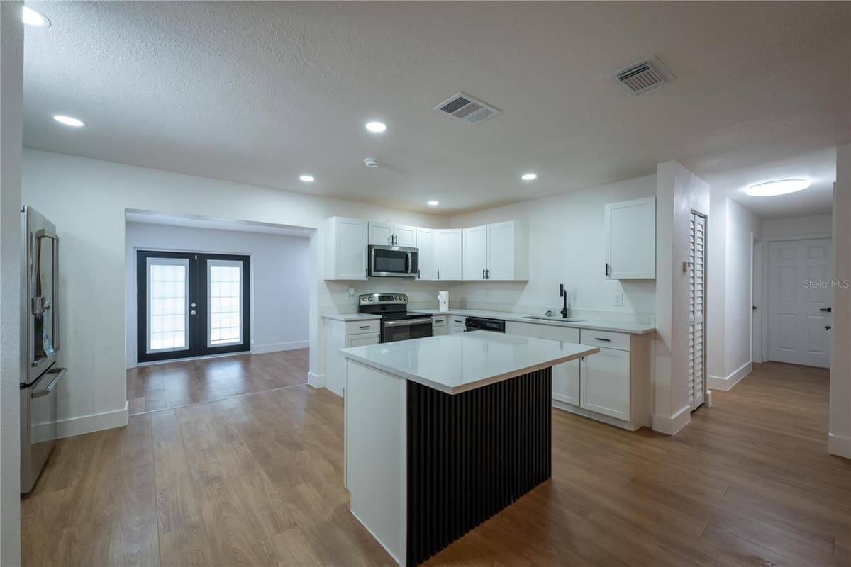 5248 KING STREET — photo 27 of 43
