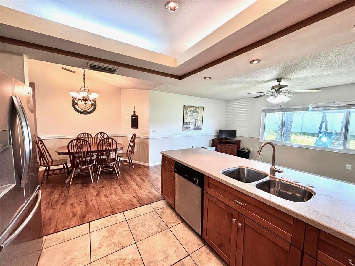 4448 COUNTY BREEZE DRIVE — photo 8 of 23